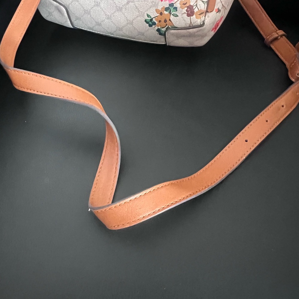 Steve Madden Beige Floral Tote with Brown Accents - Picture 7 of 7